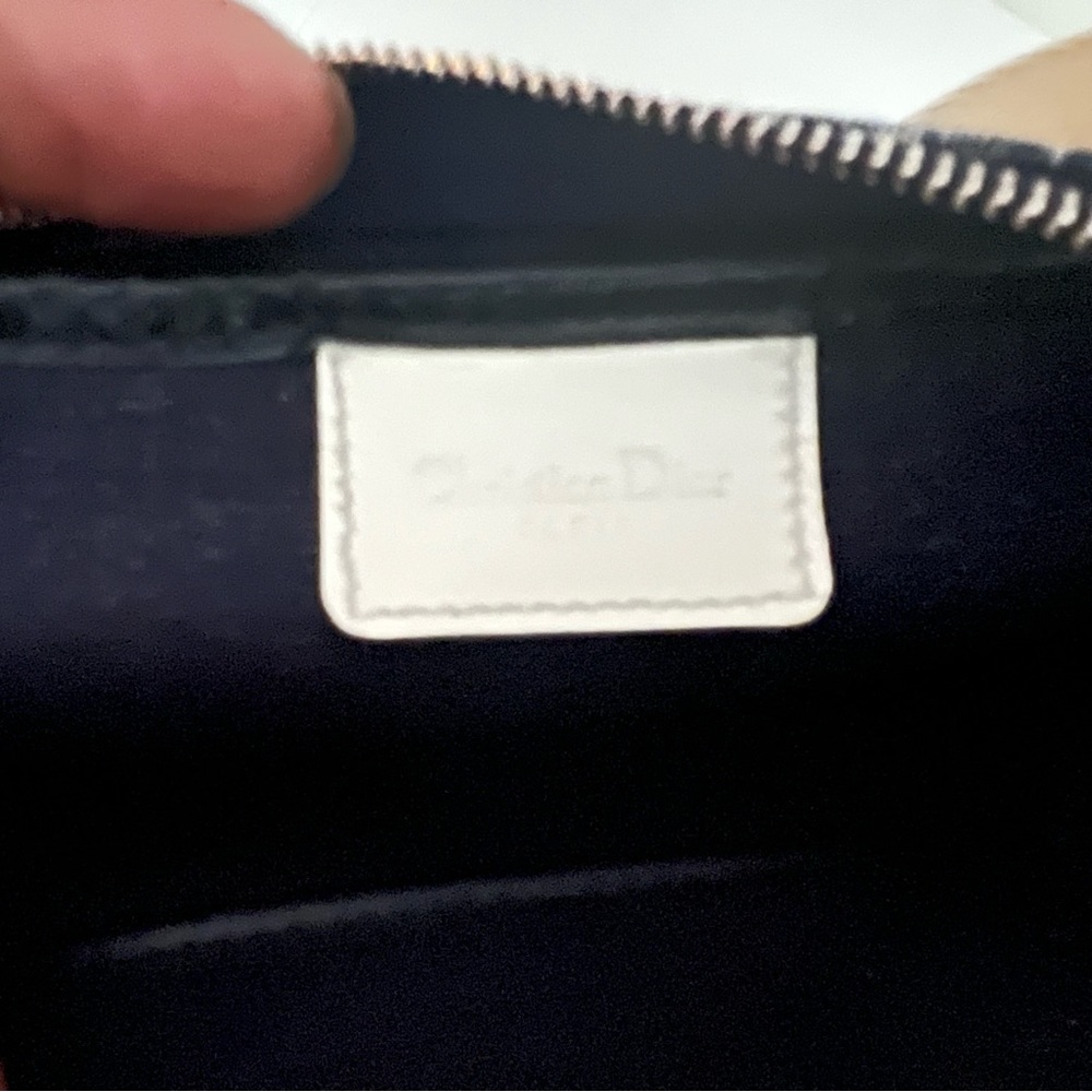 Dior vintage waist bag. This is a reposh, I’ve had it a 4 years. Great piece. - Picture 3 of 6